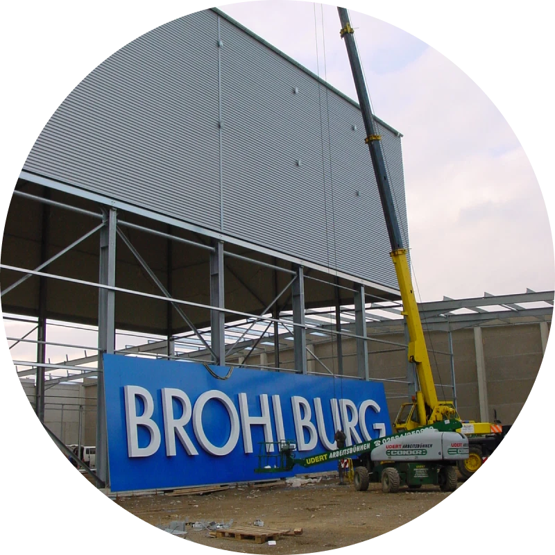 1999 Gründung des Familienunternehmens Brohlburg